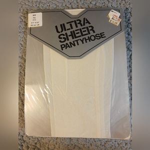 Vintage New Ultra Sheer Pantyhose. Bone Tall Fits. 5'7"-5'10". 140-160Lbs.